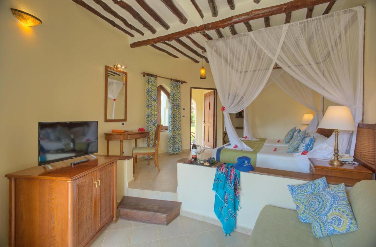 Sultan Sands Island & Hotel 4*